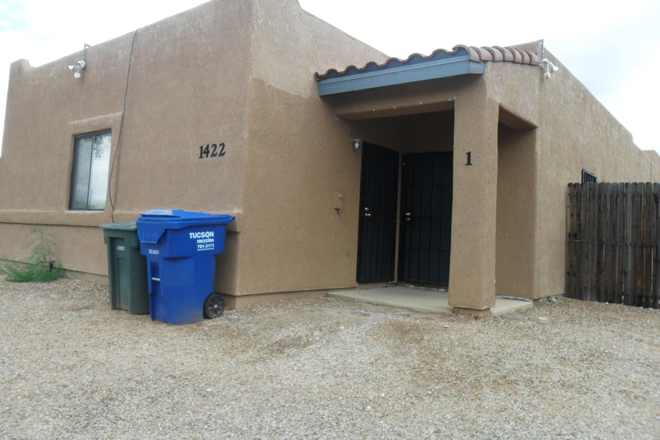 parking for 5 cars - Super cute 5 bedroom 3 bath home near the UofA