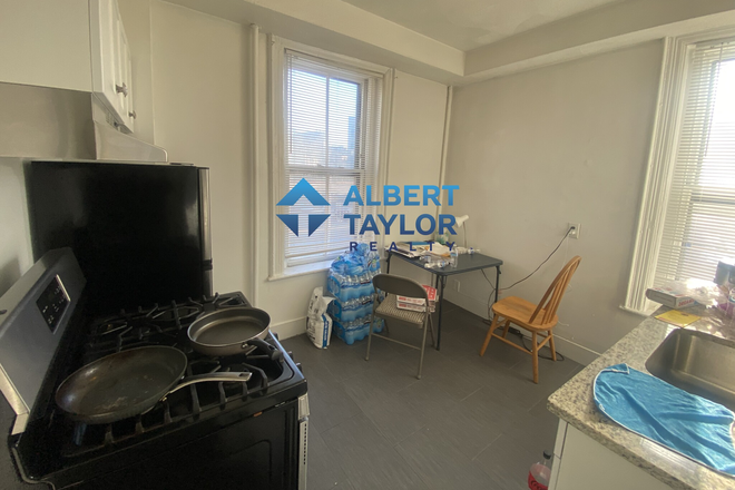 Kitchen - Heat/HotWater Included! Large 1Bed - STEPS to Campus! Apartments