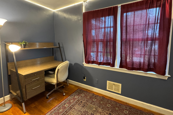 master bedroom 2 - Room for rent in Student house, summer sublet possible