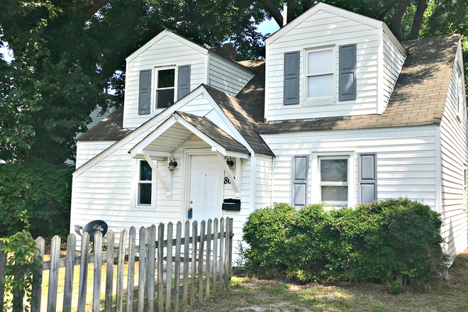Outside Street View - (ODUrent) 862 46th St. * Large Backyard with Detached Garage*