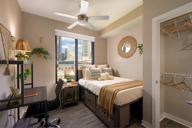 bedroom - The Legacy At Centennial Apartments