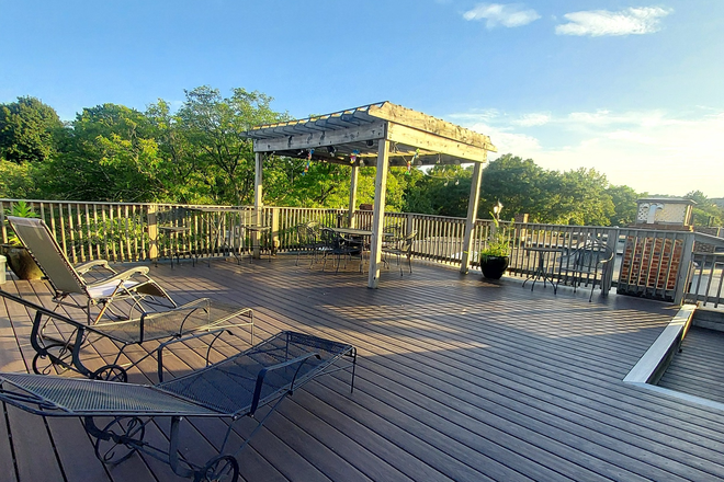 Massive Roofdeck - 9 Strathmore #2 Secluded Street in Cleveland Circle Abutting T and BC shuttle - Available Furnished Triplex