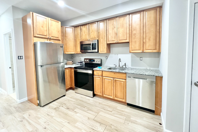 Kitchen - Modern 2BR + Den in Petworth | All Utilities Included | Walk Score 96! Apartments