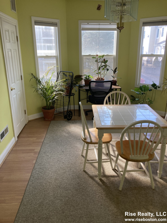 Dining Room - 5 bedroom 2 bathrooms Duplex
