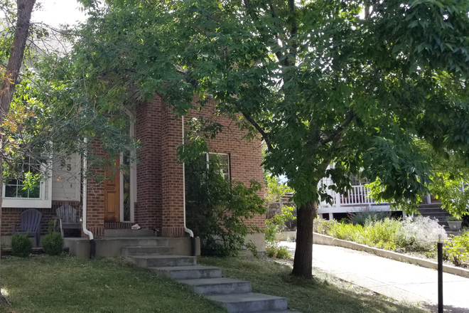 Front Yard - Master Suite in Clean, Comfortable, Convenient; SoBo Home