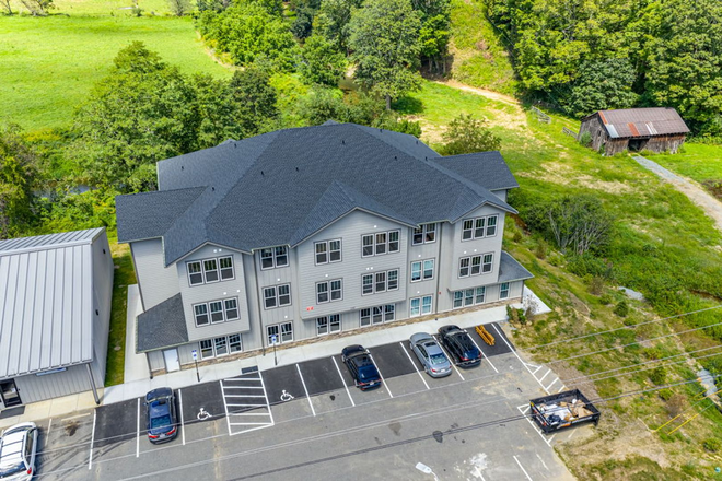 Exterior - Willa Mountain Apartments