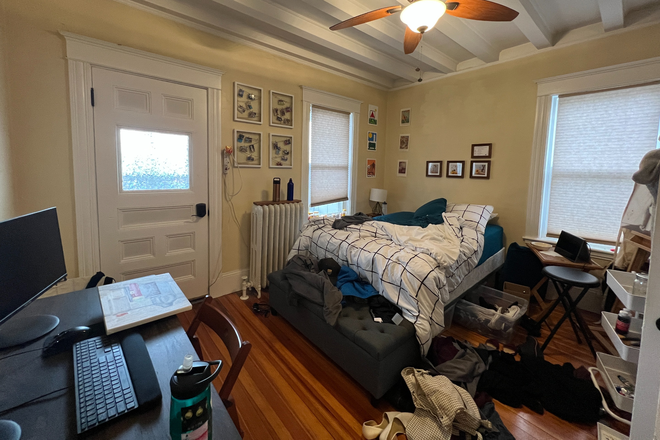 Bedroom #1 - 4 Bed in Somerville!! Apartments