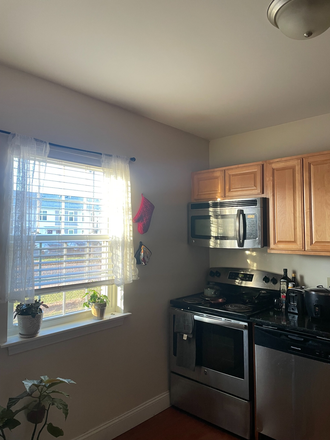 Kitchen - Furnished Apartment close to campus | 3 minutes by bus