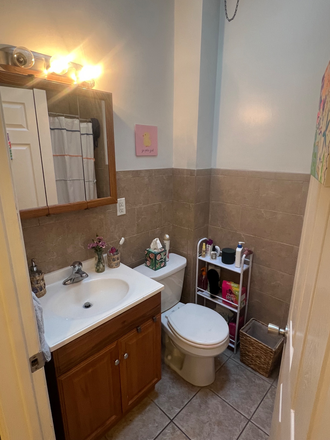 bathroom - Beautiful clean two bedroom apartment