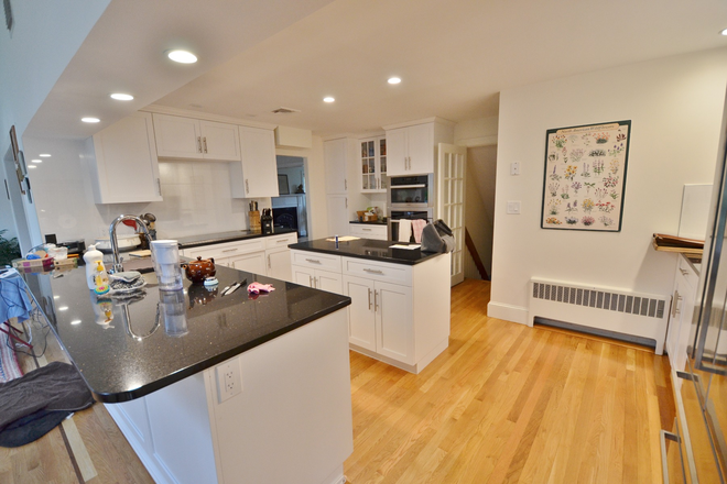 . - 5bed 3.5bath HOUSE, just 3min from public transport