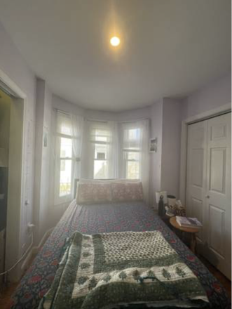 Bedroom - Close to Downtown Northampton Apartments