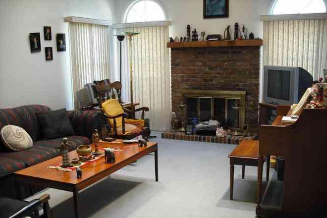 Living room - Furnished room in home-Franklin Dr-Plainsboro