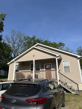 front door view - House close to campus