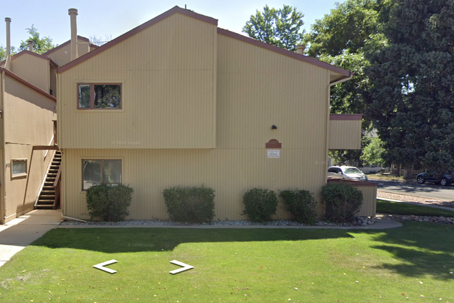 Outside, Window in Bedroom - Grove Street Apartments: Spring 2025 Sublease 1B/1B Close to Campus