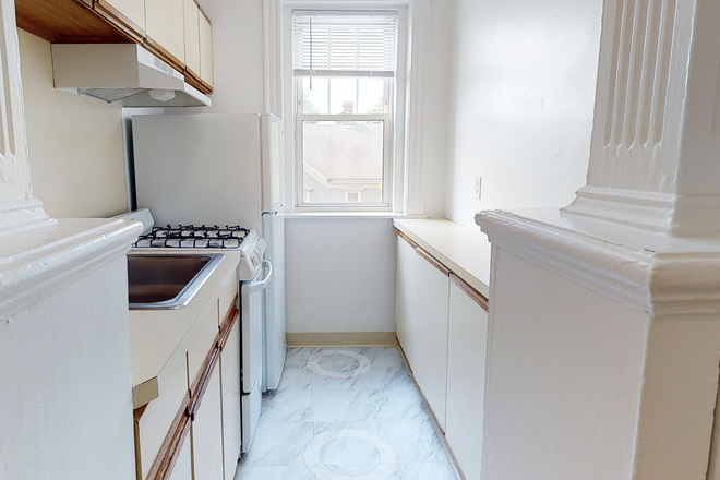 . - **NO BROKERS FEE!* SUN-DRENCHED STUDIO - GAS,HEAT&HOT WATER INCLU! Apartments