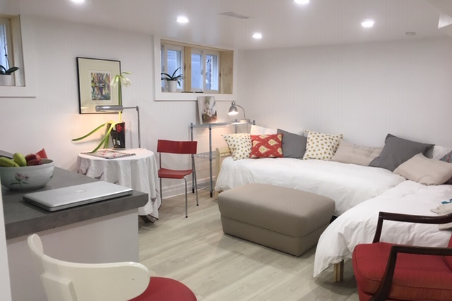 ensuite - 1 furnished basement ensuite in family home, residential neighbourhood, conducive for studying