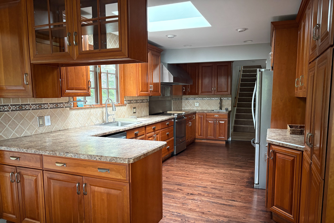 kitchen and stairs to second floor - Fully Furnished, $4800/mo, Utilities Included 2026-27 School Year House
