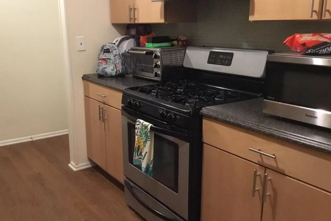 Kitchen - 1BR condo-Country Mill Dr-Cranbury