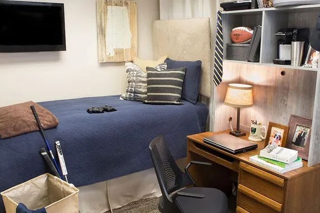 Photo - On-Campus - 501 Russell St. Food Service included - 18 Meals: $1185/month ($5000.00 Val