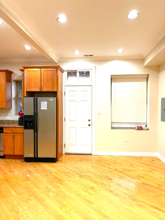 Living - dining area - All-amenities-included apartment close to campus