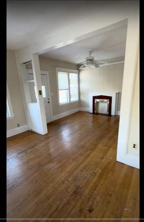 Livingroom - Modern 4 Bed + Office with Loft Space - 2 full bathe  - Near Tufts University / Davis - Ball Squa