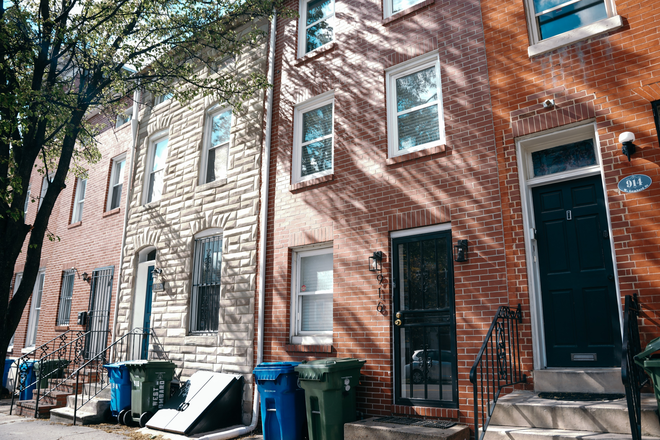 Front - Newly Updated 3BR/3BA Townhome w/ LVP, Modern Finishes — White Walls, Recessed Lights, Granite Tops