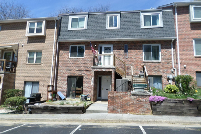  - 3 Bedroom 2 Bath Townhouse