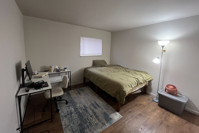 Bedroom - University Crossing