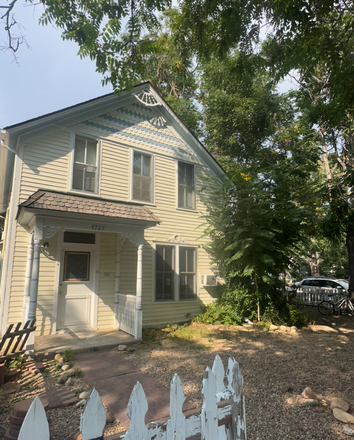 Exterior - SPRING SUBLEASE - 4 Beds - 1727 Grove St