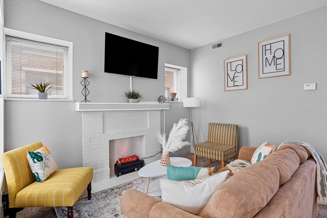 Photo - Delmar Estates Walkable to CWE and Shuttles Apartments