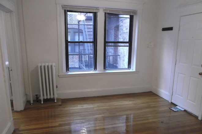 38 - 1 Bedroom Apartment 5 min Walk From Campus !