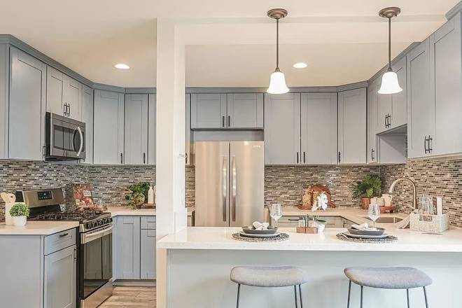 Kitchen - Large upgraded townhome with garage, walking distance to UCSD and UTC mall
