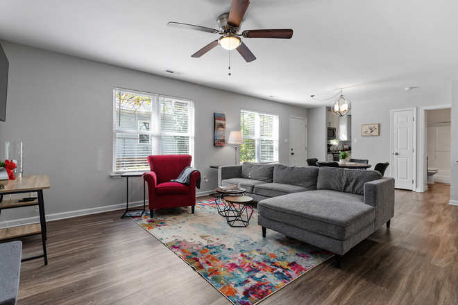 Living room - West End modern bungalow steps to Duke University House