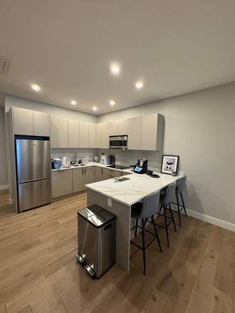 Call NOW for showings! 617-236-8550 - TEMPLE PL - X-LRG LUXE & LOFTY DOWNTOWN X-ING 2BR AVAIL *6/1/2026* W/ 1.5 BATH, LNDRY IN BLDNG, DW!