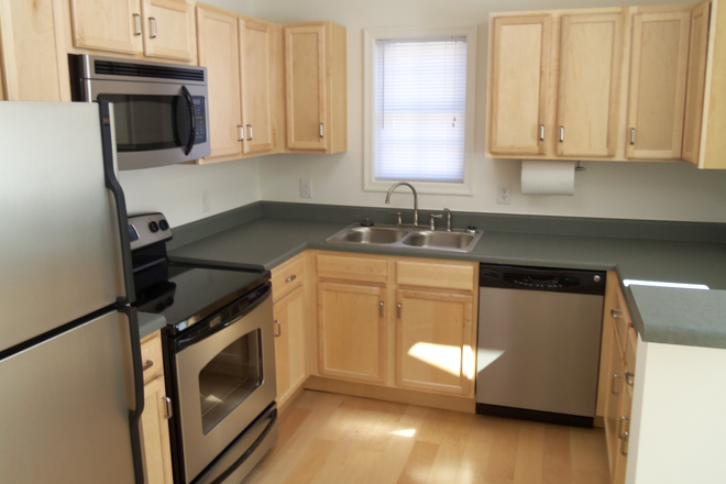 Cottage Kitchen - Preston Square Apartments