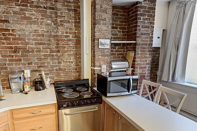 Kitchen - 2 Bed on Symphony road w/ utilities included! Apartments