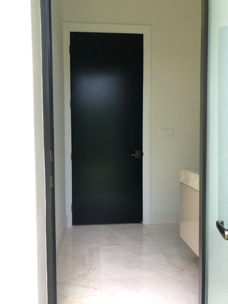 to kitchenette - 1/1 walking distance Apartments