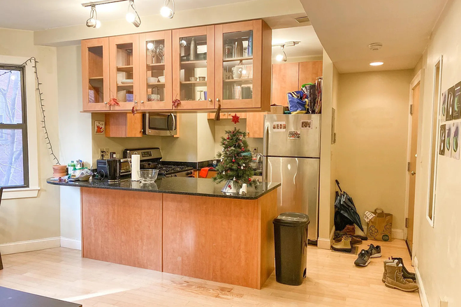 Kitcen + Common Room - Apartment next to ISEC/EXP [BOTH bedrooms open]