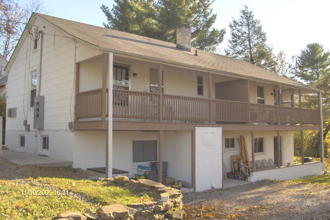  - 1 Bedroom, 1 Bath Duplex