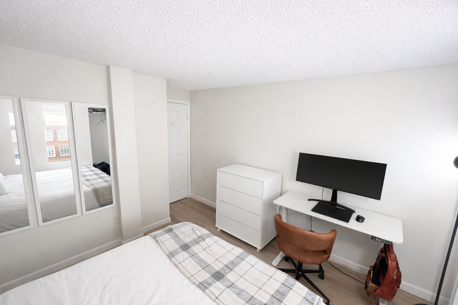 Bedroom View 2 - Bedroom in 3 Bed / 2 Bath – Balcony, In-Unit W/D, Optional Covered Parking. Summer Sublet Apartments