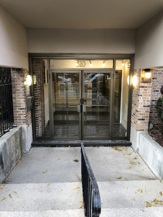 Main Entrance - Studio Lincoln Park / 510 W Fullerton Parkway #501 Condo