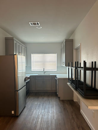 Kitchen - Subletting for Summer 2026 – Private Bedroom + Bath, Bolsover St. Duplex