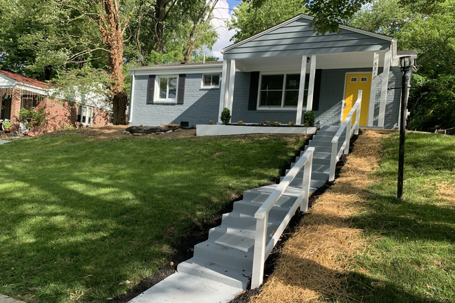 Entrance of the home - FULLY FURNISHED 3bed 1 bath! - 3317 Pennsylvania St Hyattsville MD