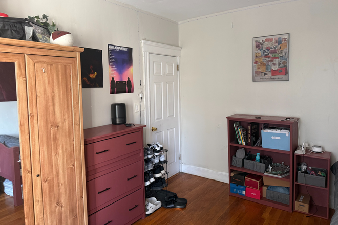 Bedroom 2 - (JUN-AUG 2026) SUMMER SUBLET - FULLY FURNISHED 3-PERSON APARTMENT NEAR MBTA GREEN LINE/BUS