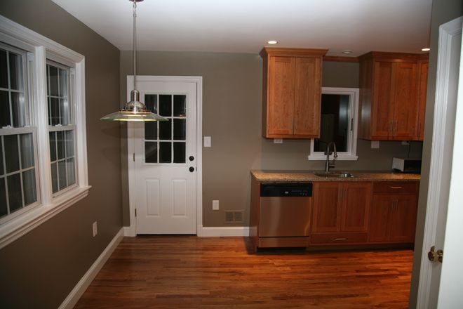 Kitchen - dinning space - Great Rental Old Town College Park House