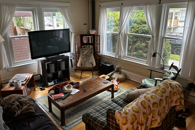 This is the living room, lunge area. - 20 Hungerford Terrace Apartments