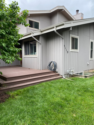 3319 Westwood Court- front porch - Spacious Townhouse Close to Everything, Folsom and Glenwood