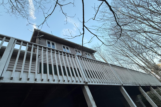 back deck - 4BR 2BA Mountain Home in Banner Elk