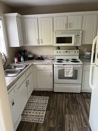 Kitchen Area - District at Tar River