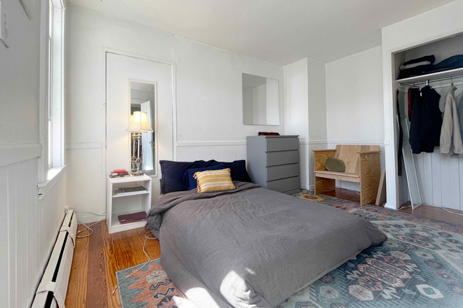 Bedroom - December + J term sublet Bedroom in a 4 bed/2 bath in Somerville close to Harvard campus Apartments